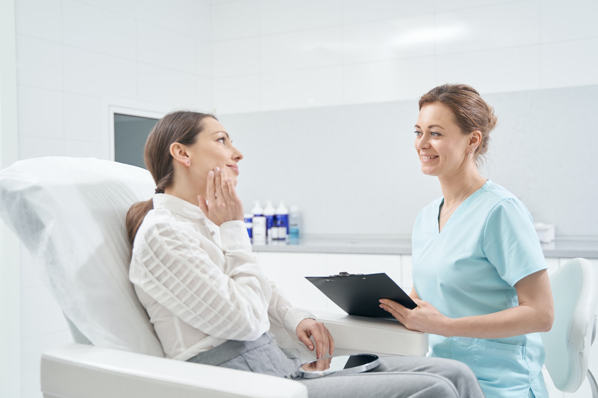 Consultation with an Elysium aesthetic specialist
